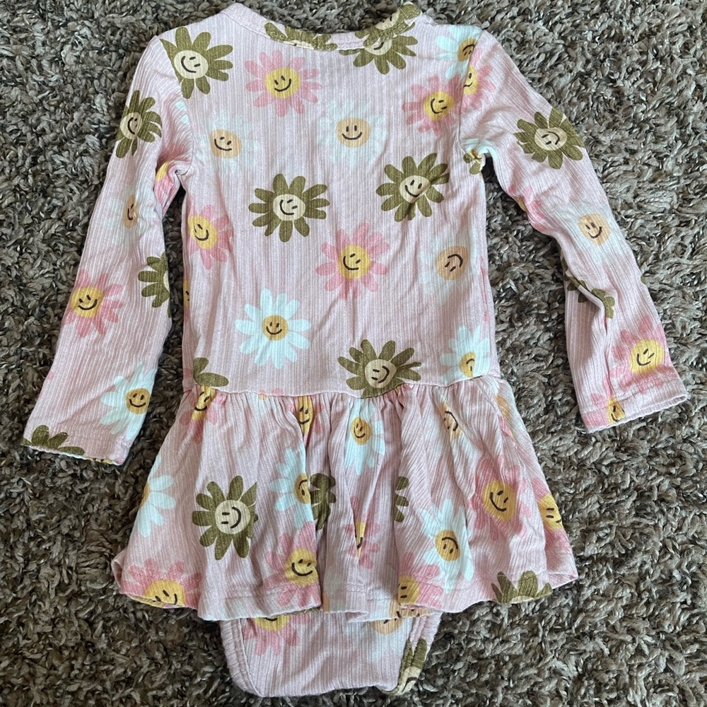 NWOT Posh Peanut Smiling Daisy’s Onesie Dress - Picture 2 of 5